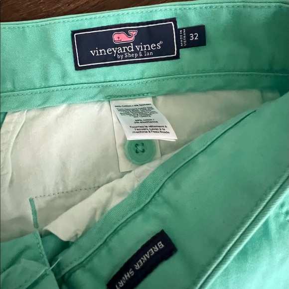 Vineyard Vines Men’s Mint Green Breaker Shorts size 32 waist - Picture 3 of 3